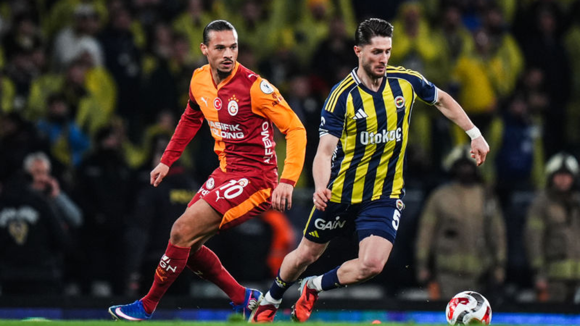 Süper Lig'de Şampiyonluk Yarışı Kızıştı: Galatasaray ve Fenerbahçe'nin Kalan Maçları