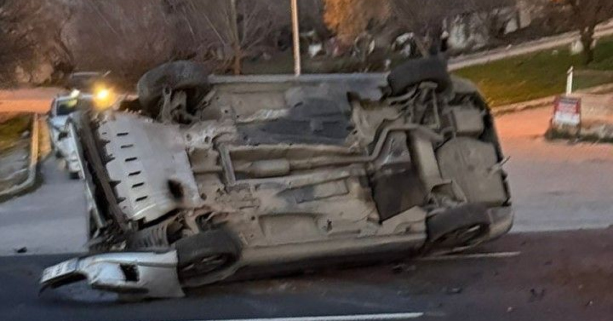 Son dakika: Denizli-Serinhisar karayolunda 2 araç takla attı; 5 yaralı