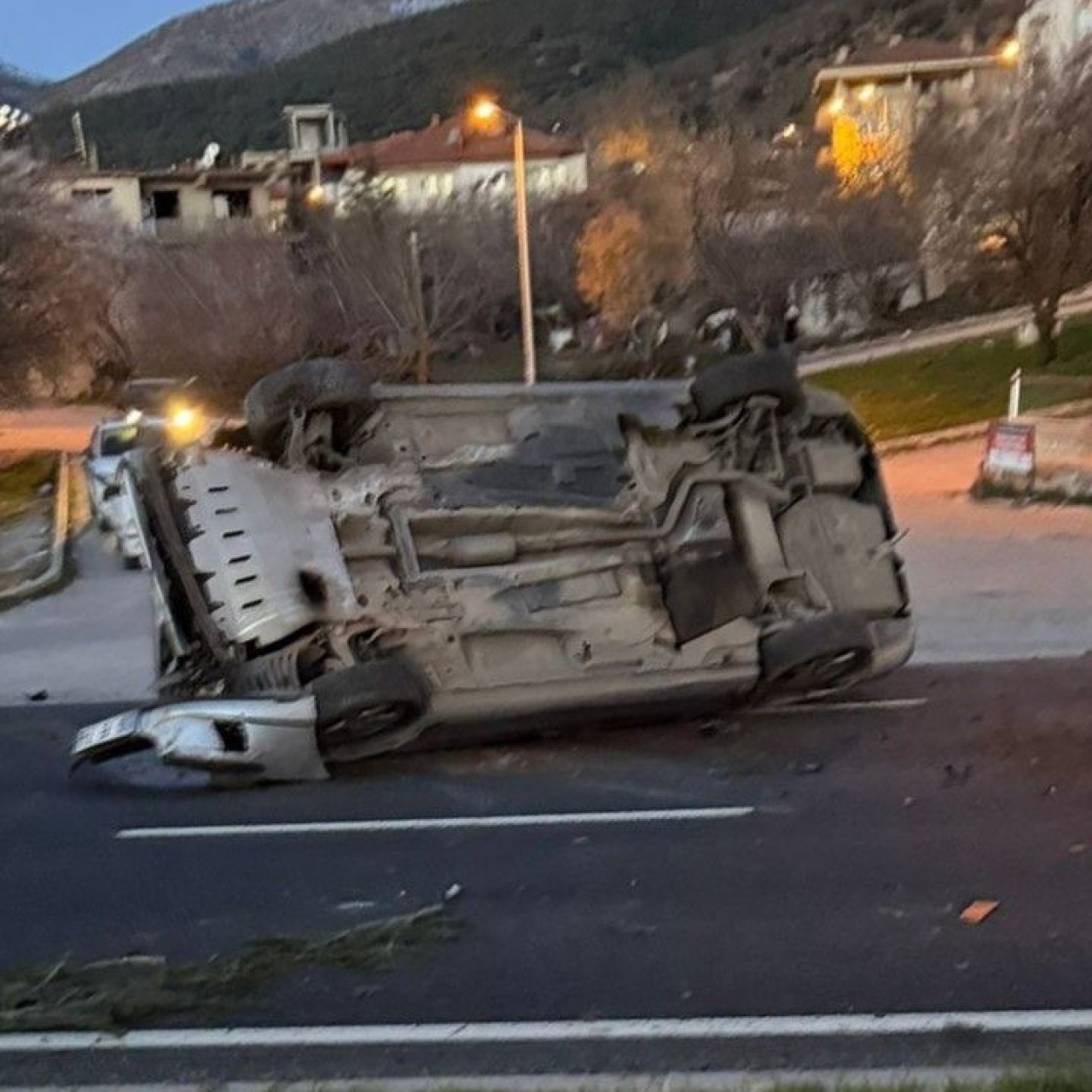 2 araç takla attı: 5 yaralı