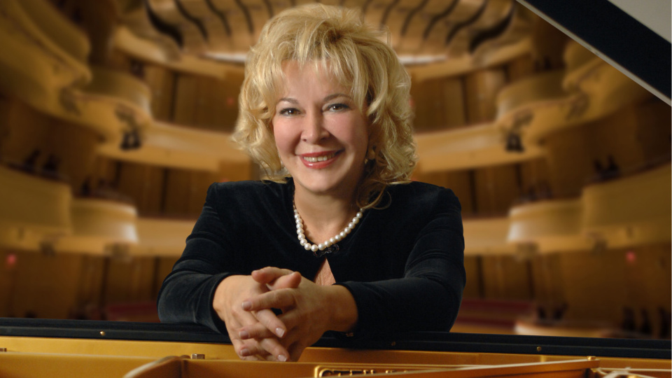 Gülsin Onay'dan AKM'de Kadınlar Günü konseri