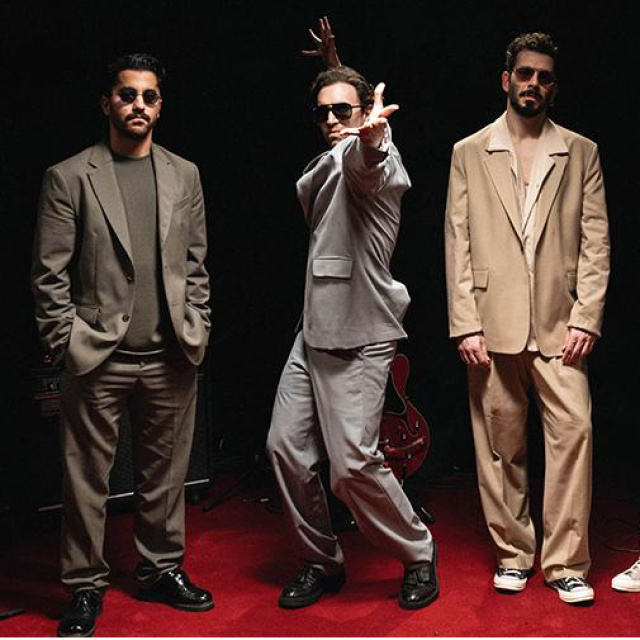 Adamlar, 4 Nisan'da Zorlu PSM'de