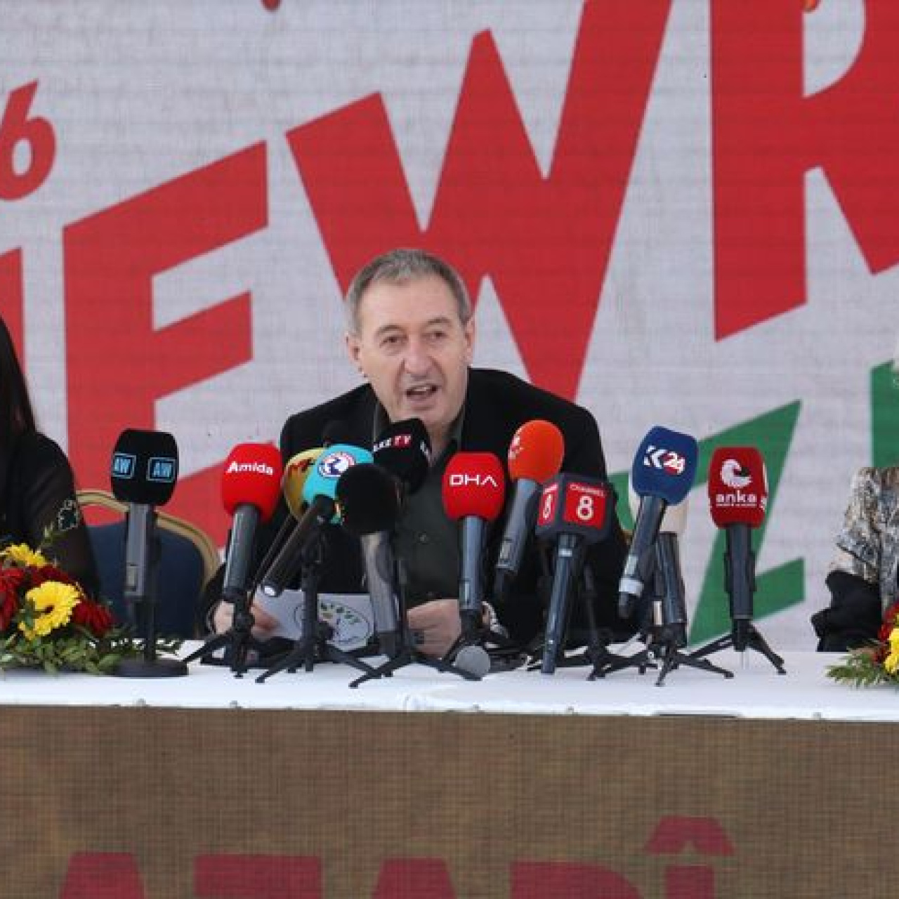 Bakırhan: Kürtler hiçbir gücün silahlı gücü değil