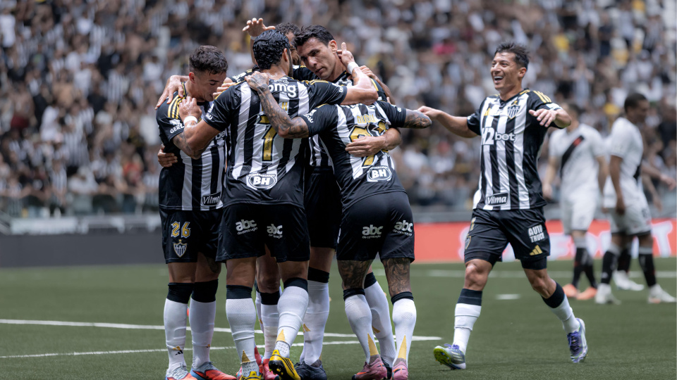 Saha savaş alanına döndü: 23 kırmızı kart!