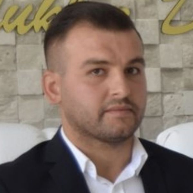 Polis memuru yatağında ölü bulundu