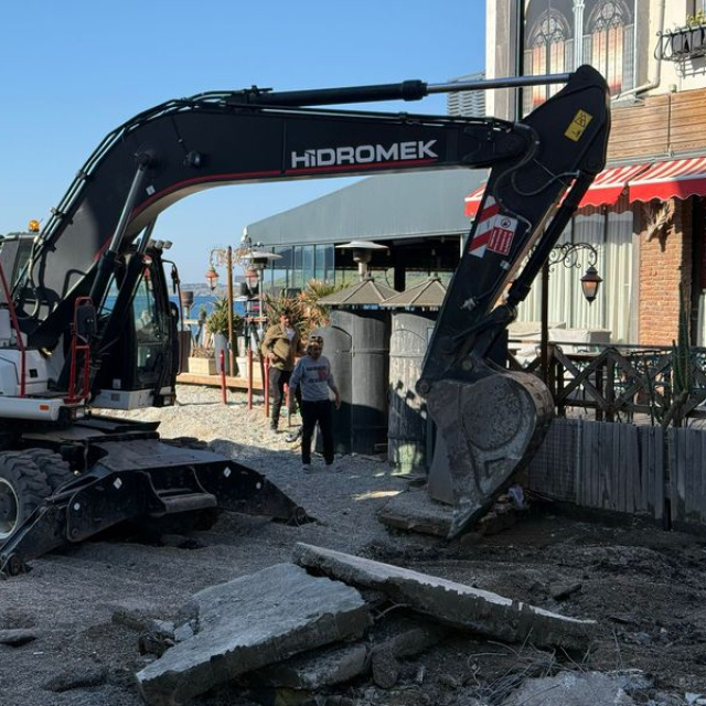 Bodrum'da kıyı şeridinde temizlik