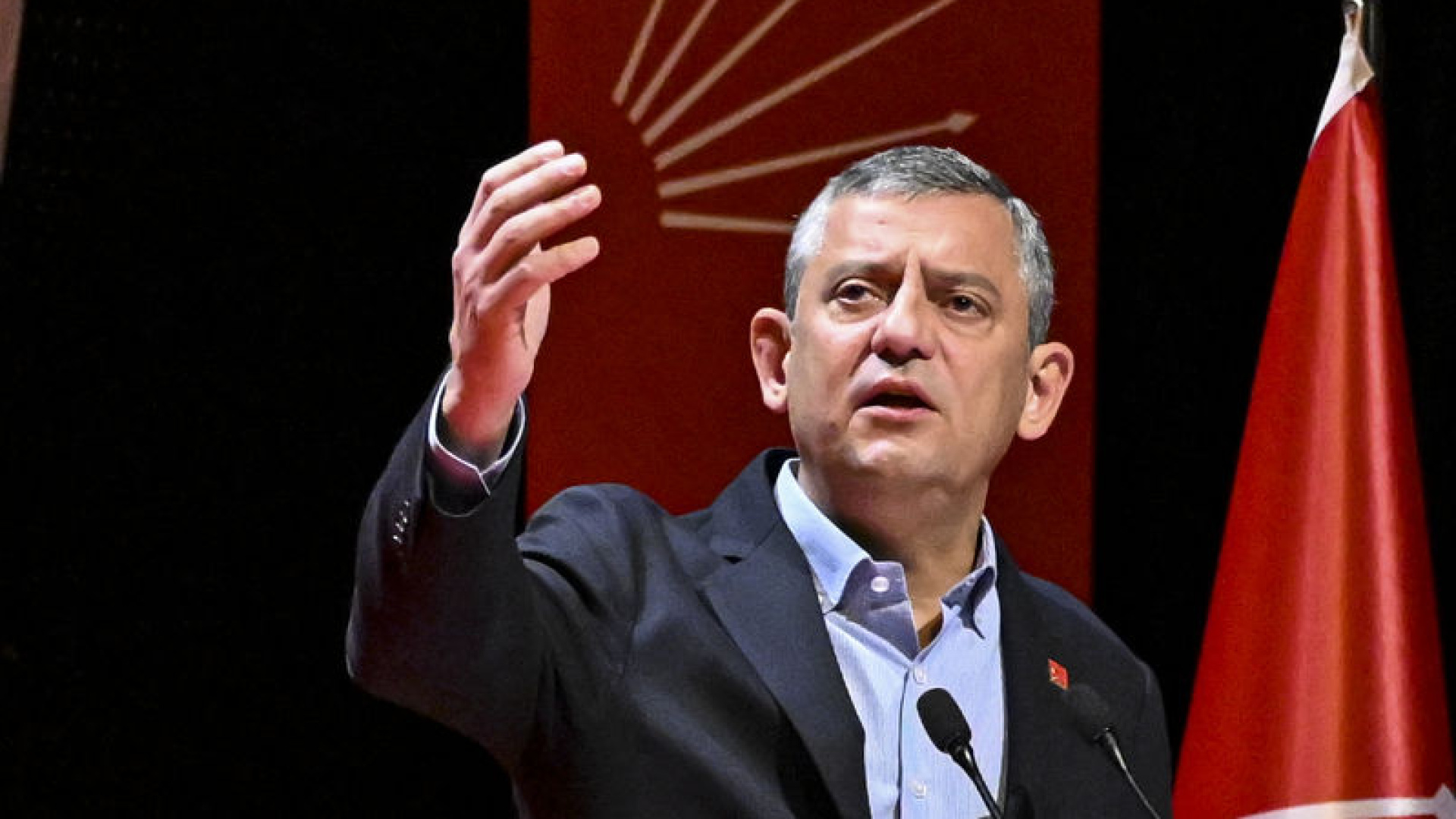 CHP Lideri Özgür Özel Hakkında Mahkeme Heyetine Yönelik Sözleri Nedeniyle Soruşturma Başlatıldı