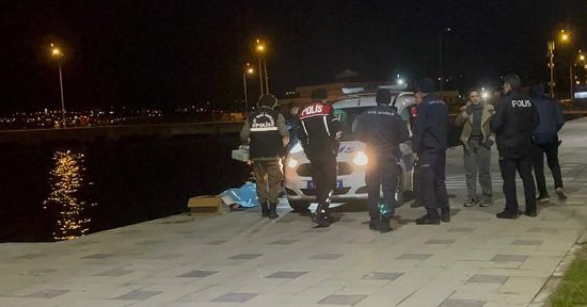 Sinop'da Denizde Hareketsiz Yatan Erkek Bulundu