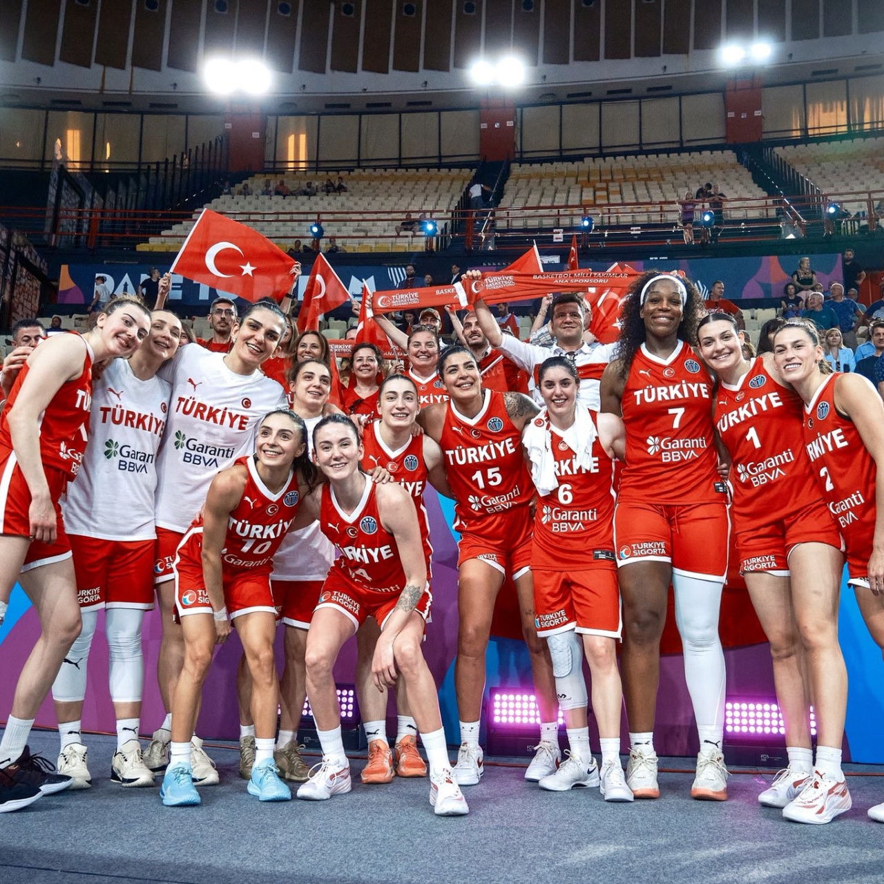 Potanın Perileri parkeye çıkıyor!