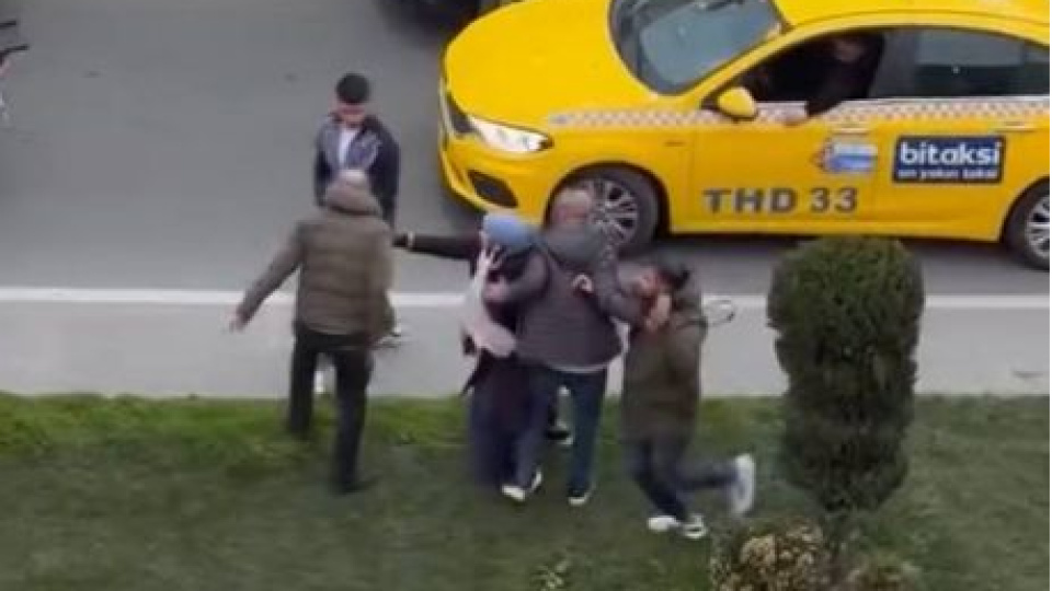 Kemerli yumruklu trafik kavgası kamerada