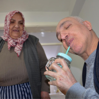 78 yaşındaki annenin tek isteği, 22 yıldır bakımını üstlendiği oğlunun güneşi görmesi