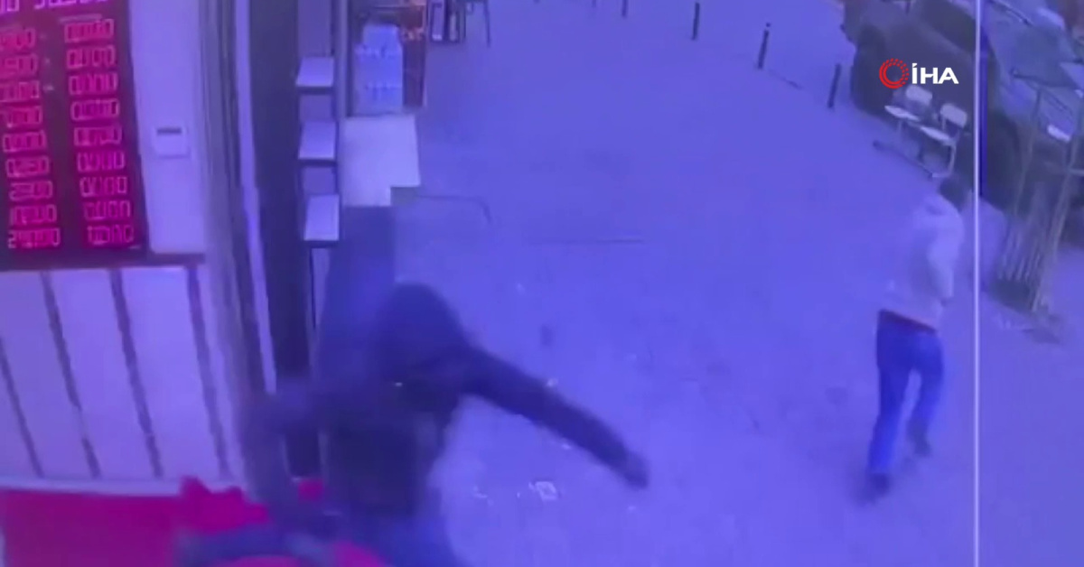 Fatih’te Maskeli Hırsız Döviz Bürosunu Soygun Yapmaya Çalıştı