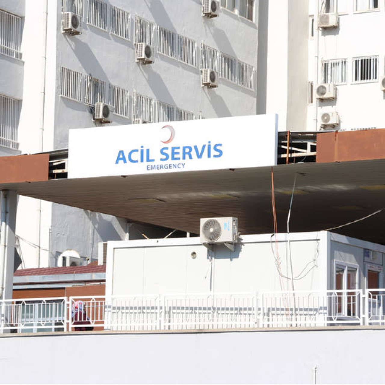 'Dur' ihtarında 2 polisi yaraladı!