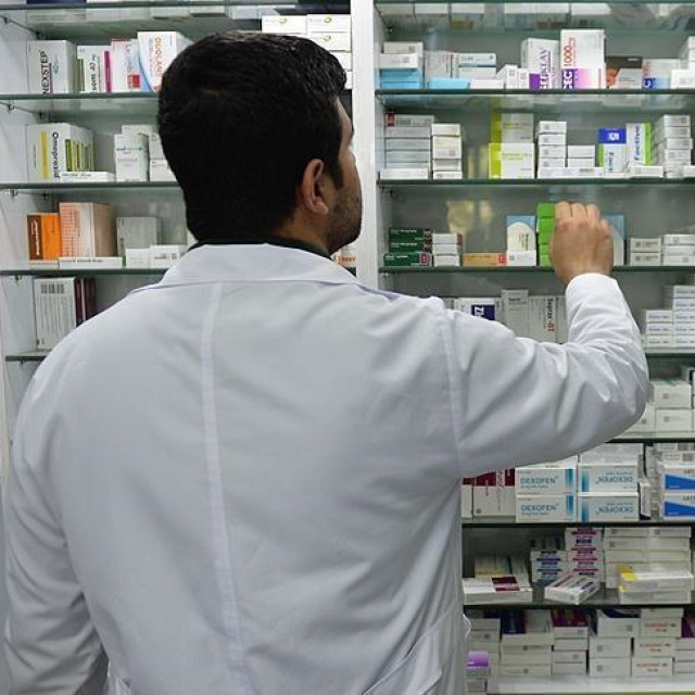 Reçetedeki ilacın hangi eczanede olduğu artık e-Nabız'da