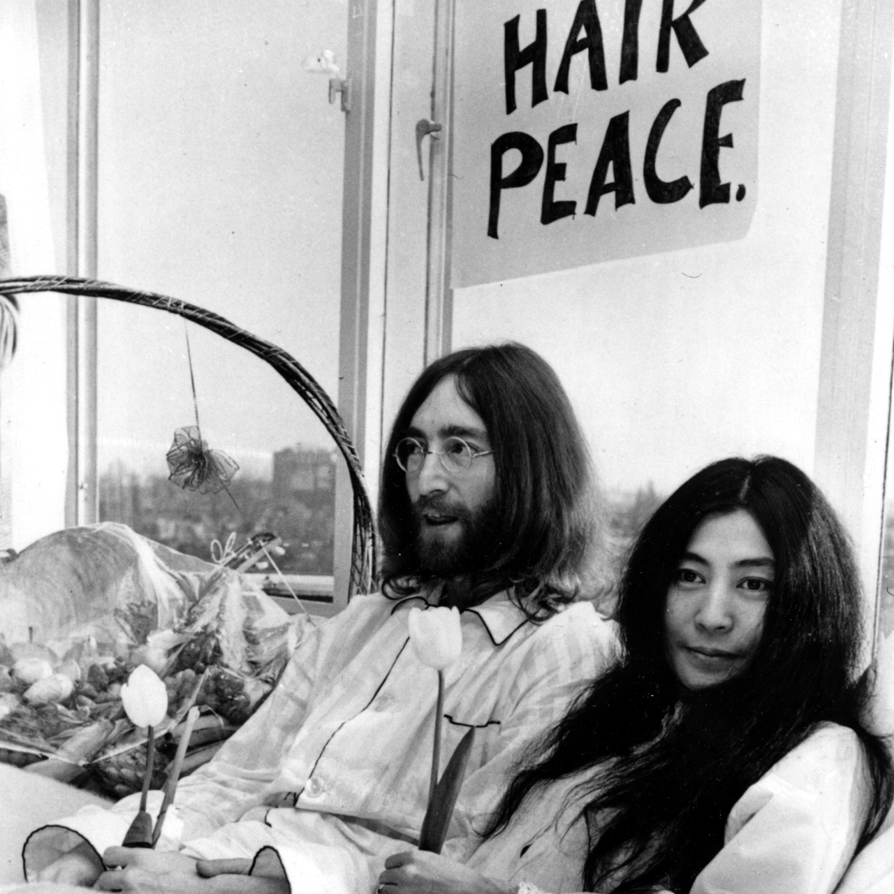 "Eşi, John Lennon'dan şüpheliydi"