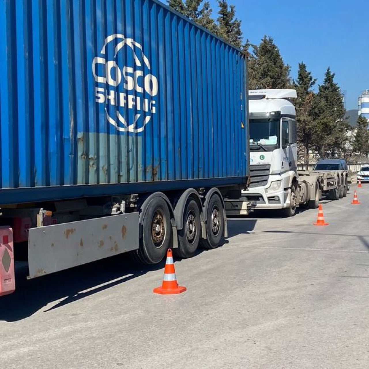 İki TIR’ın arasında sıkışıp öldü