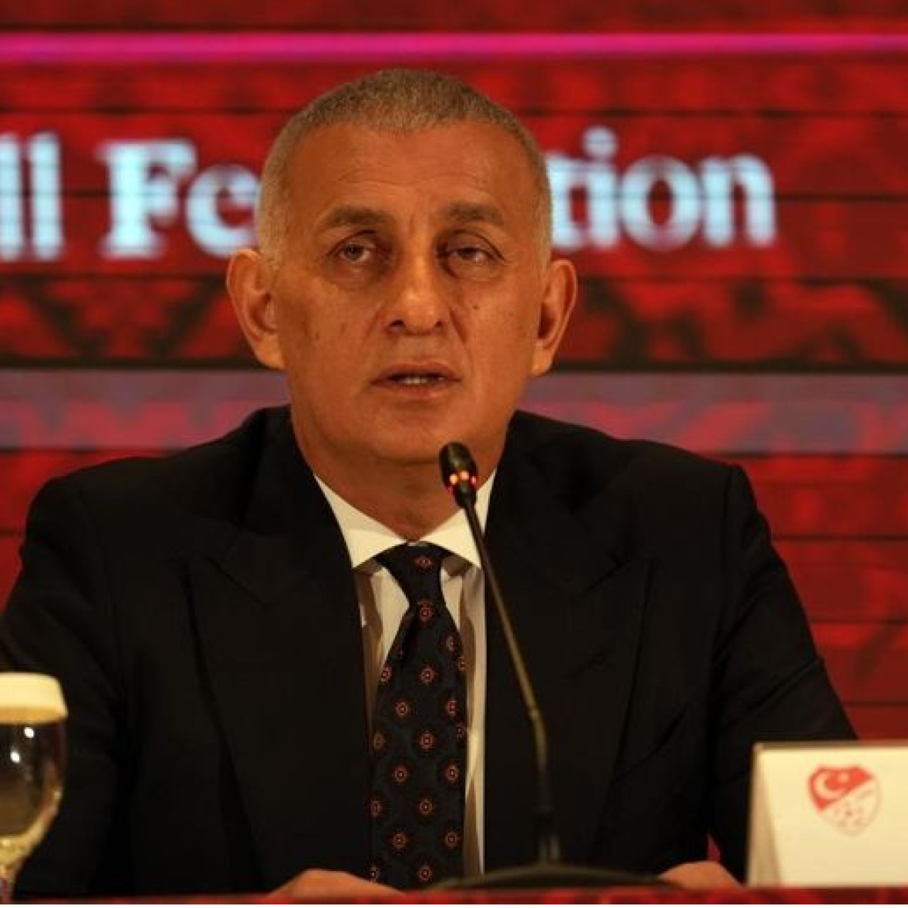 Hacıosmanoğlu, Liverpool maçında tribünde!