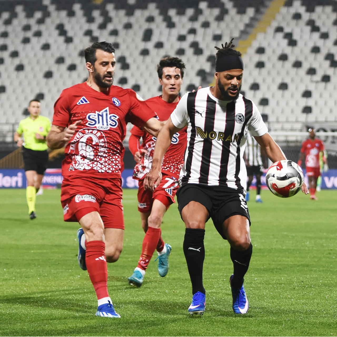 Manisa FK, üç puanı üç golle aldı!