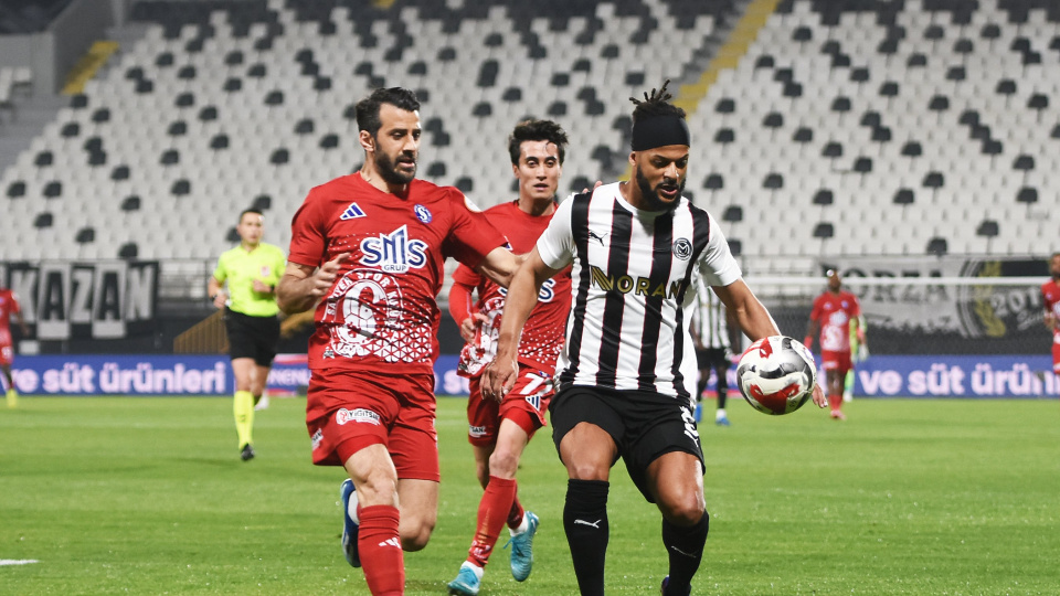 Manisa FK, üç puanı üç golle aldı!