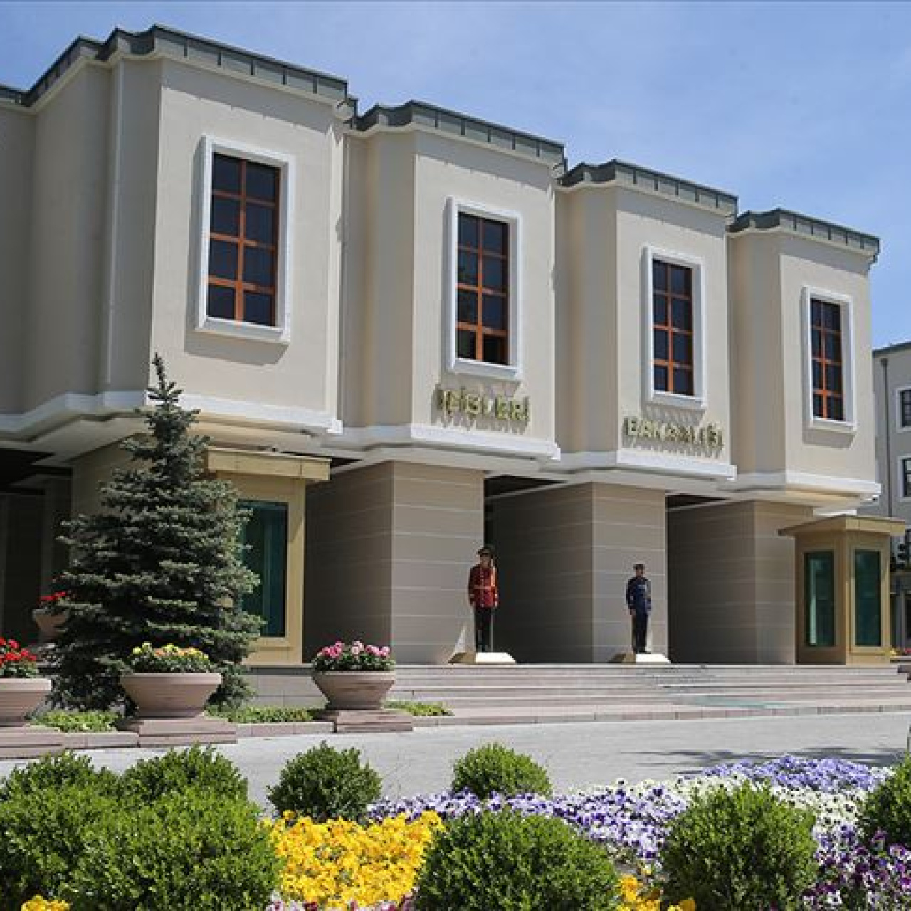 Vali yardımcısı Kasımoğlu, görevinden uzaklaştırıldı