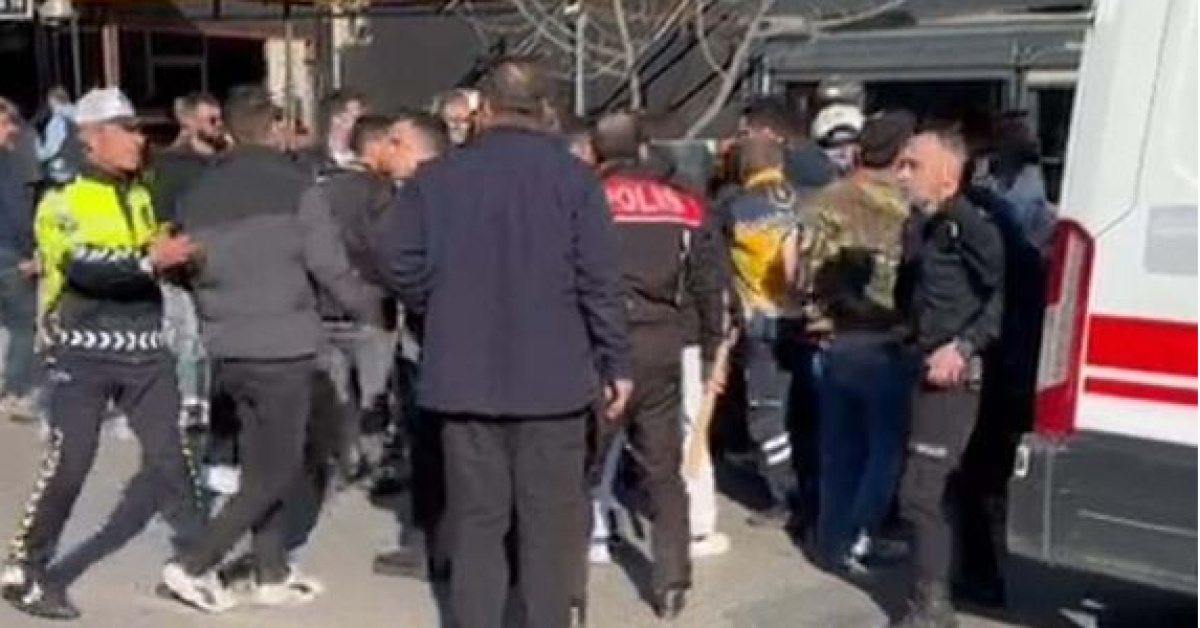 Manisa'da Bıçaklı Kavgada 1 Ölü, 2 Yaralı