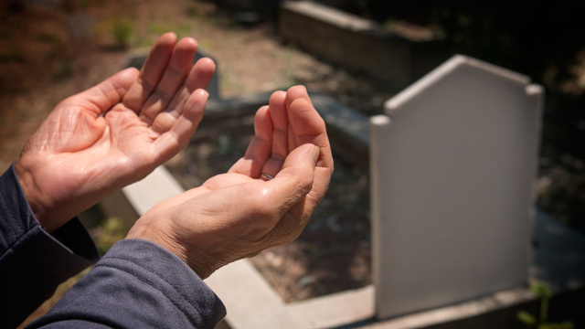 Mezarlık ziyaretinde okunacak dualar
