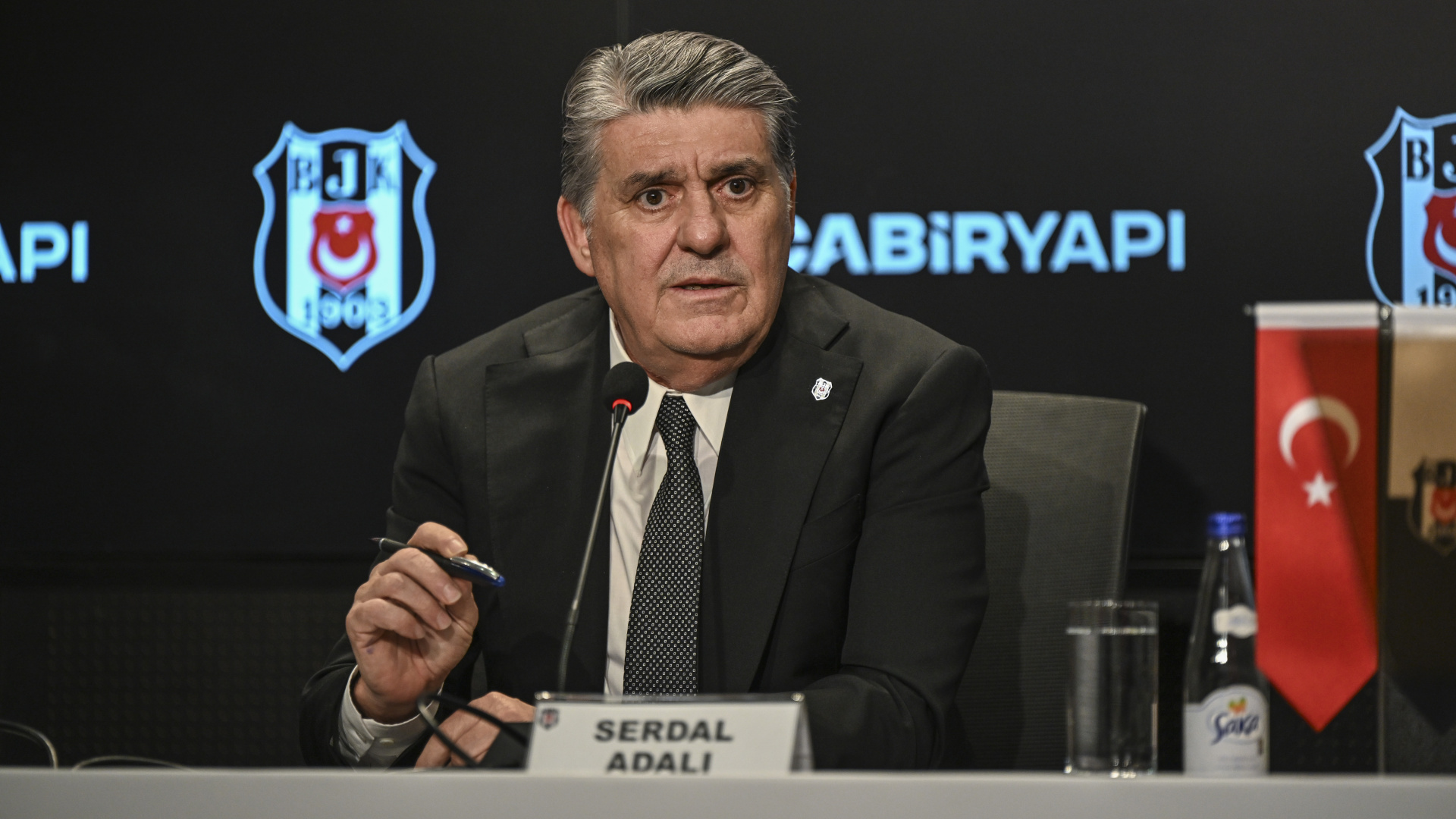 Beşiktaş Başkanı Adalı'dan TFF'ye Sert Eleştiri: 'Ölü Taklidi Yapıyorlar'