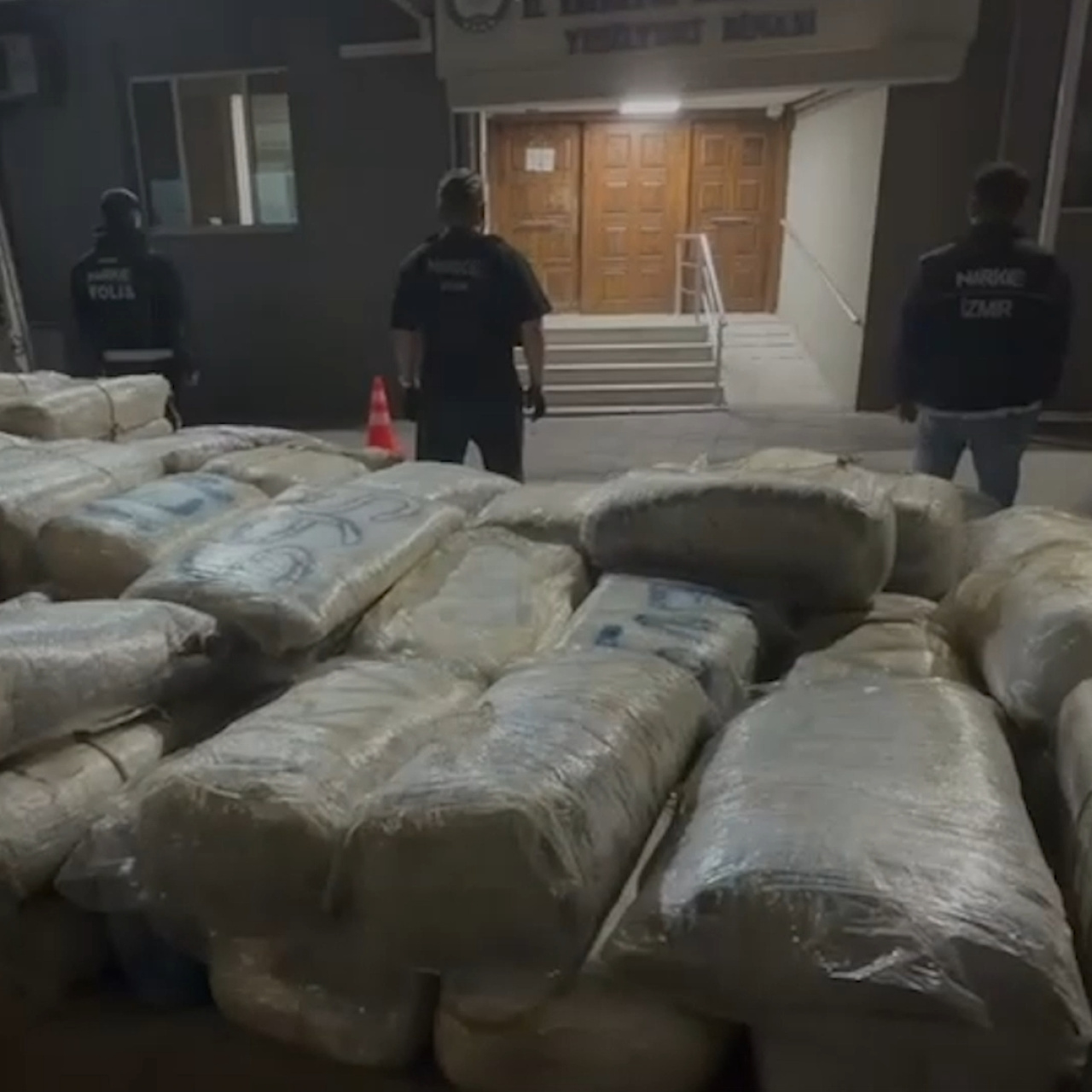1 ton 346 kg uyuşturucu ele geçirildi