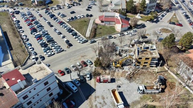 Sivas Belediyesi'nden kente yeni otopark