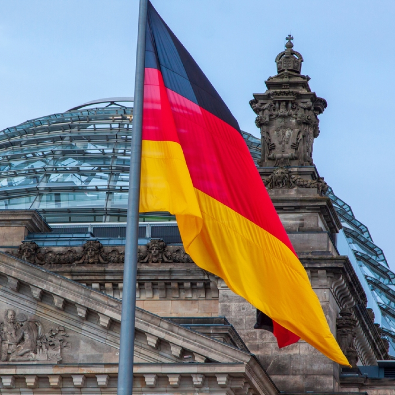 Almanya'da akaryakıtta fiyat artışına günlük sınır gündemde