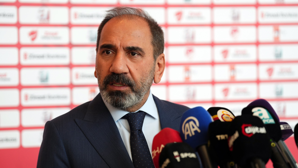 Mecnun Otyakmaz'dan yabancı VAR açıklaması!