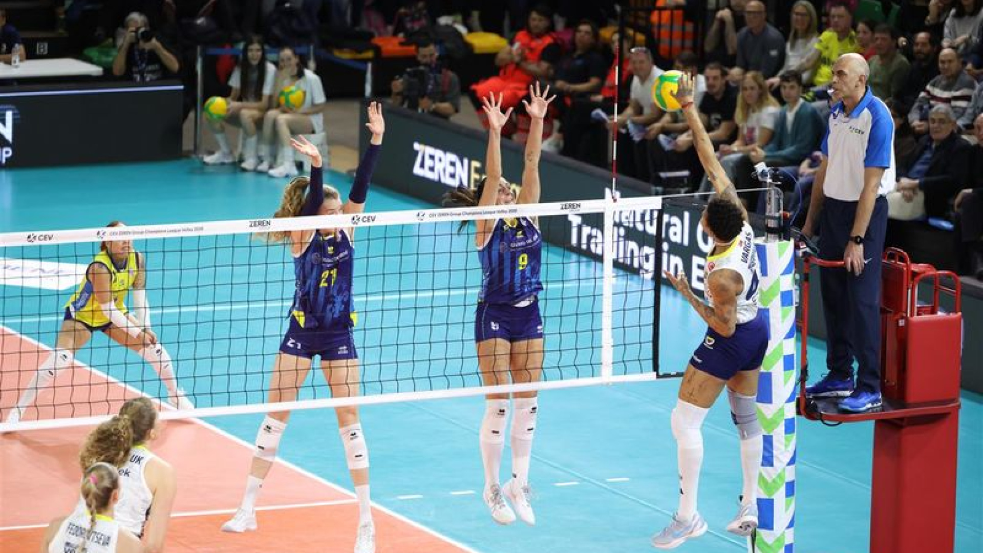 Fenerbahçe Medicana, Şampiyonlar Ligi'nde Savino Del Bene'ye 3-0 Yenildi