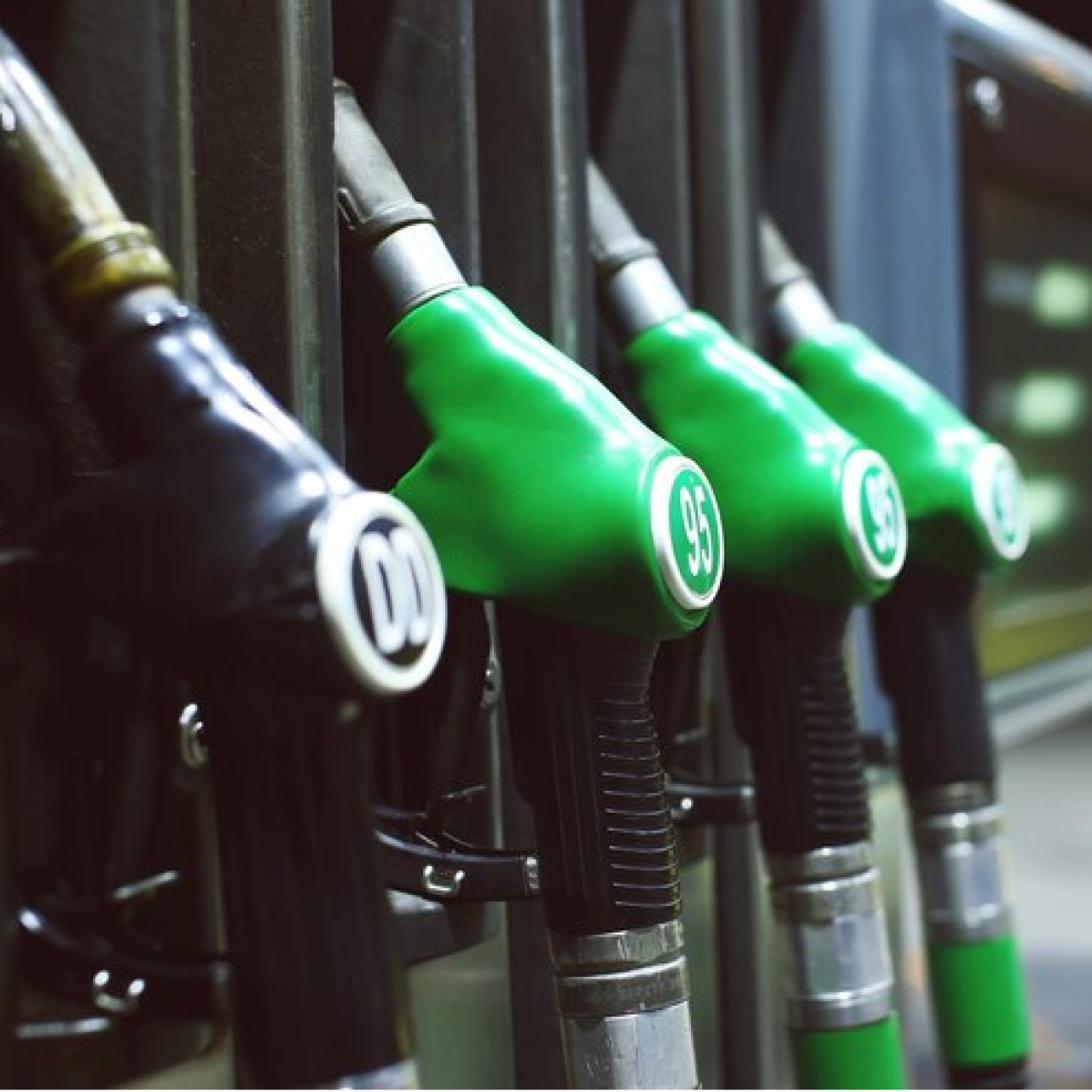 Benzin ve motorine indirim geldi