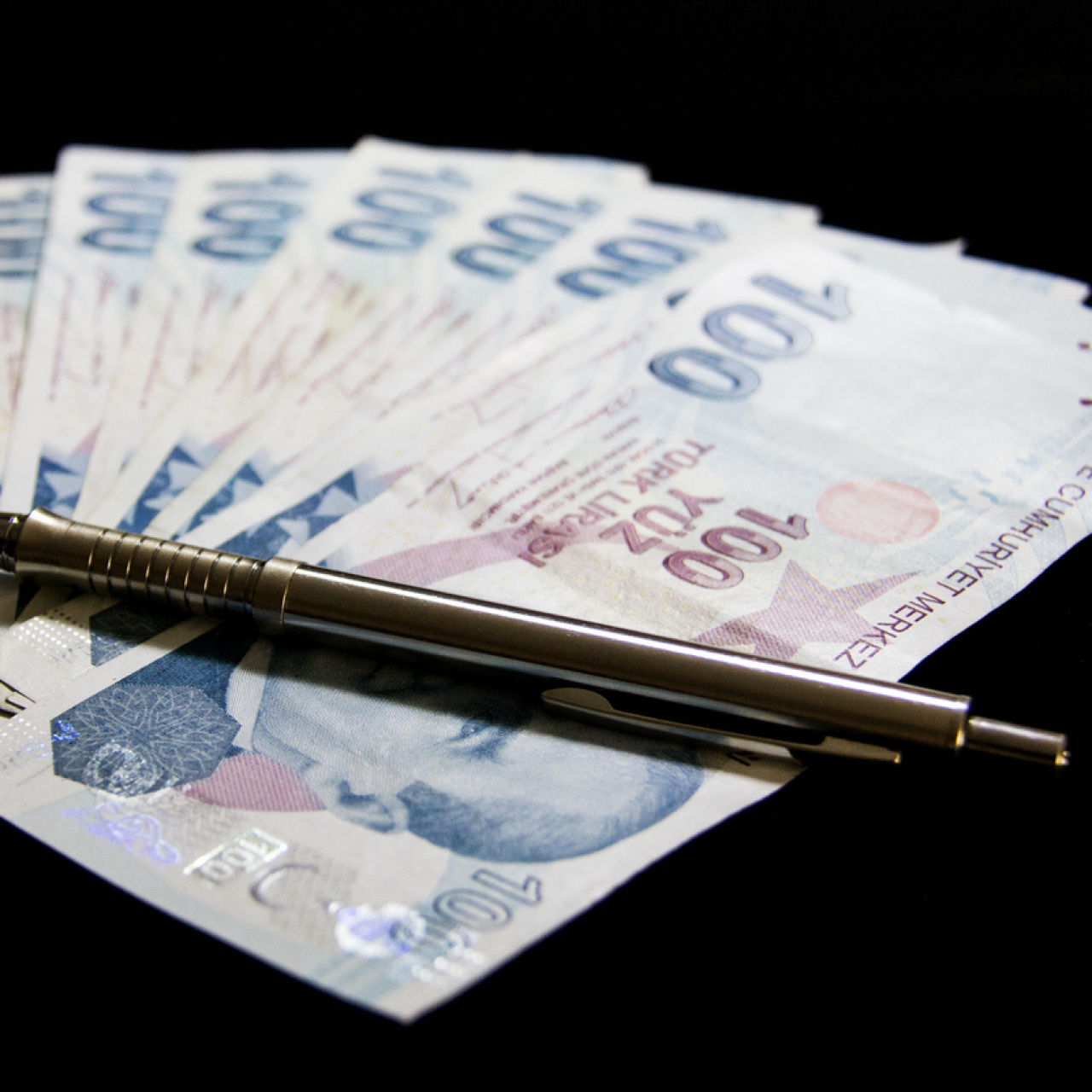 Emekli maaşı ödeme tarihleri belli oldu