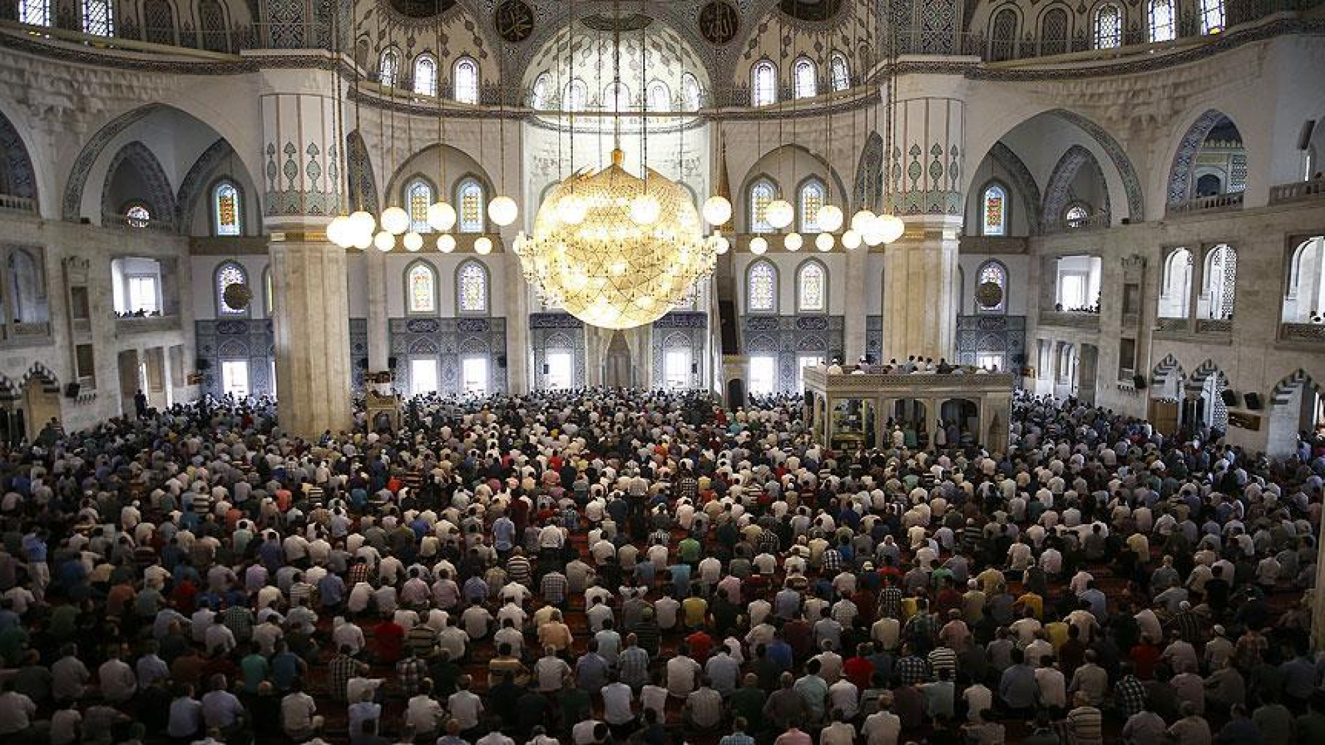 Batman'da 2026 Ramazan Bayramı Namaz Saati Açıklandı: İşte Vakit