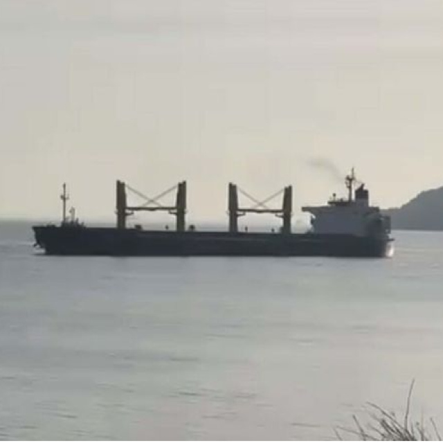 Çanakkale Boğazı'nda karaya oturan gemi kurtarıldı