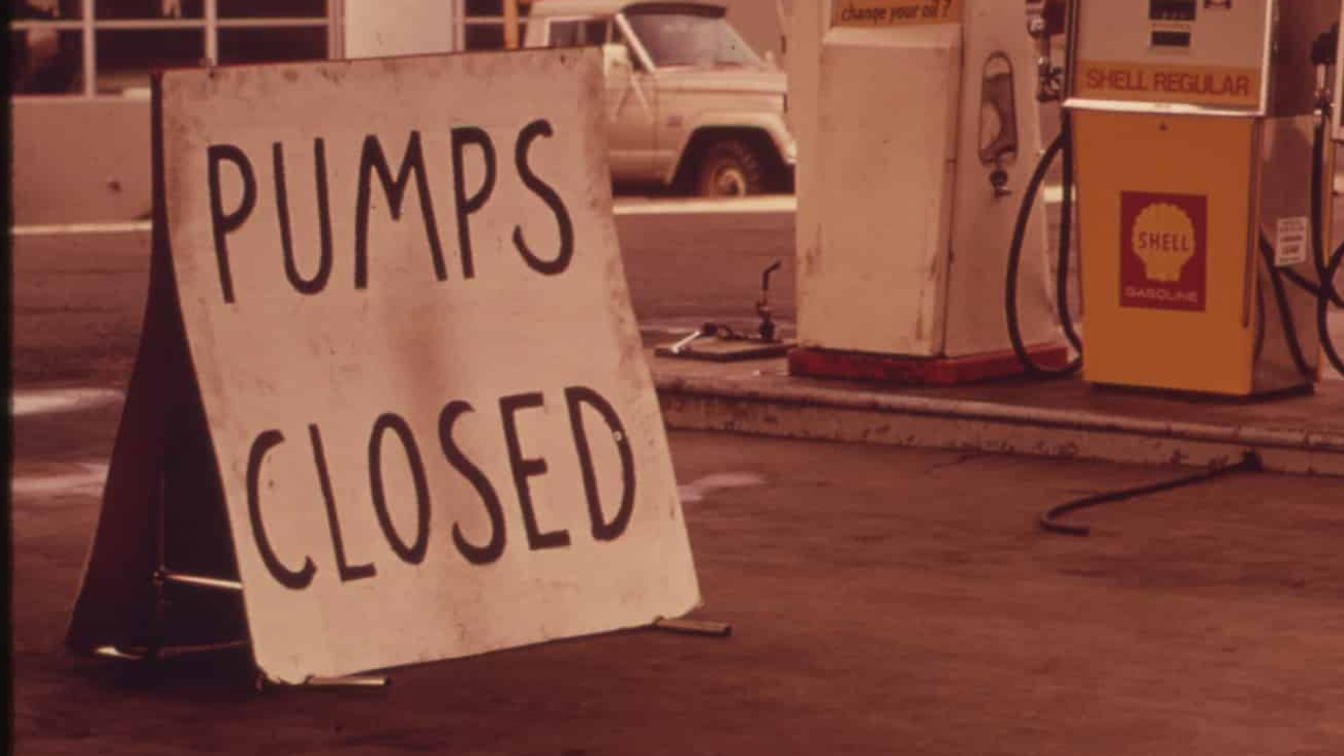 Nobel Ödüllü Ekonomistten Petrol Krizi Uyarısı: 1970'leri Geride Bırakabilir