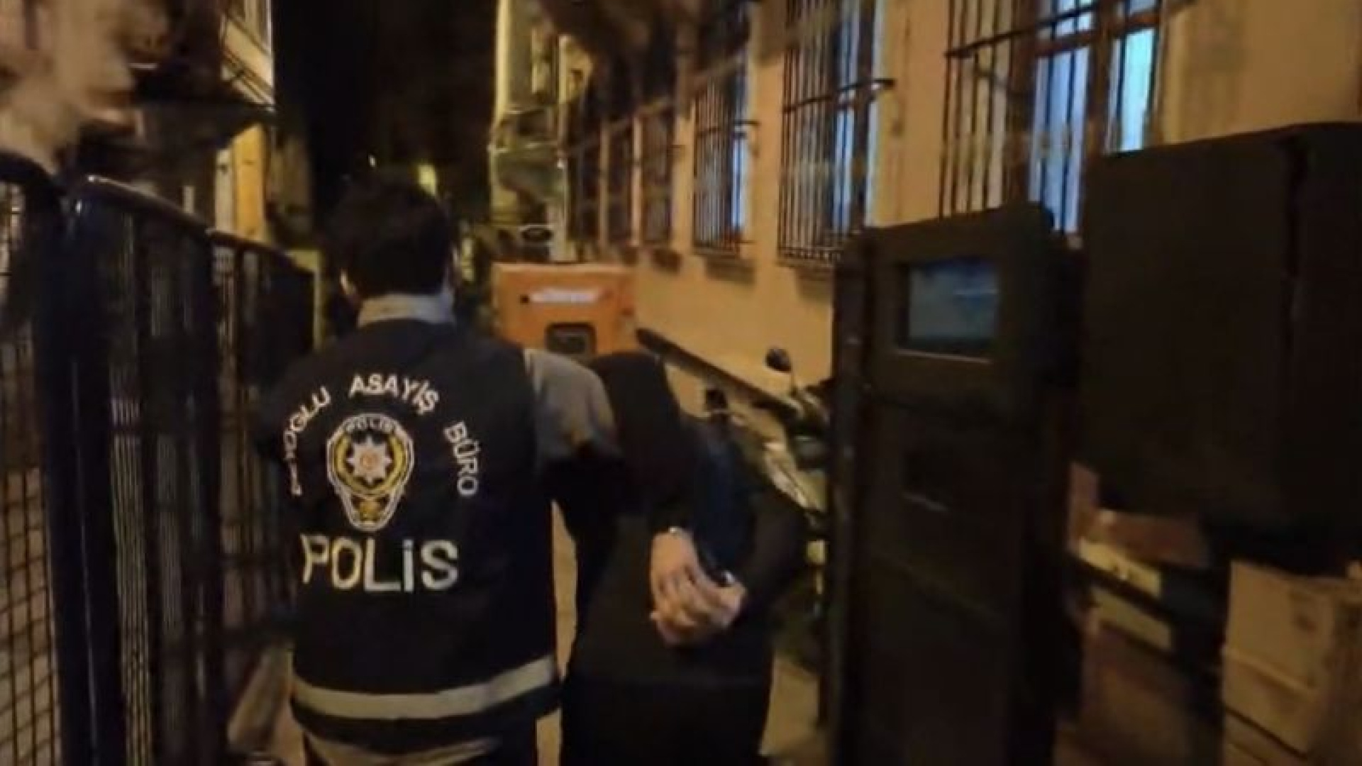 Beyoğlu'nda Darp ve Silahlı Saldırı: 'Tanımıyorum' Deyen Mağdur ve Saldırgan Yakalandı