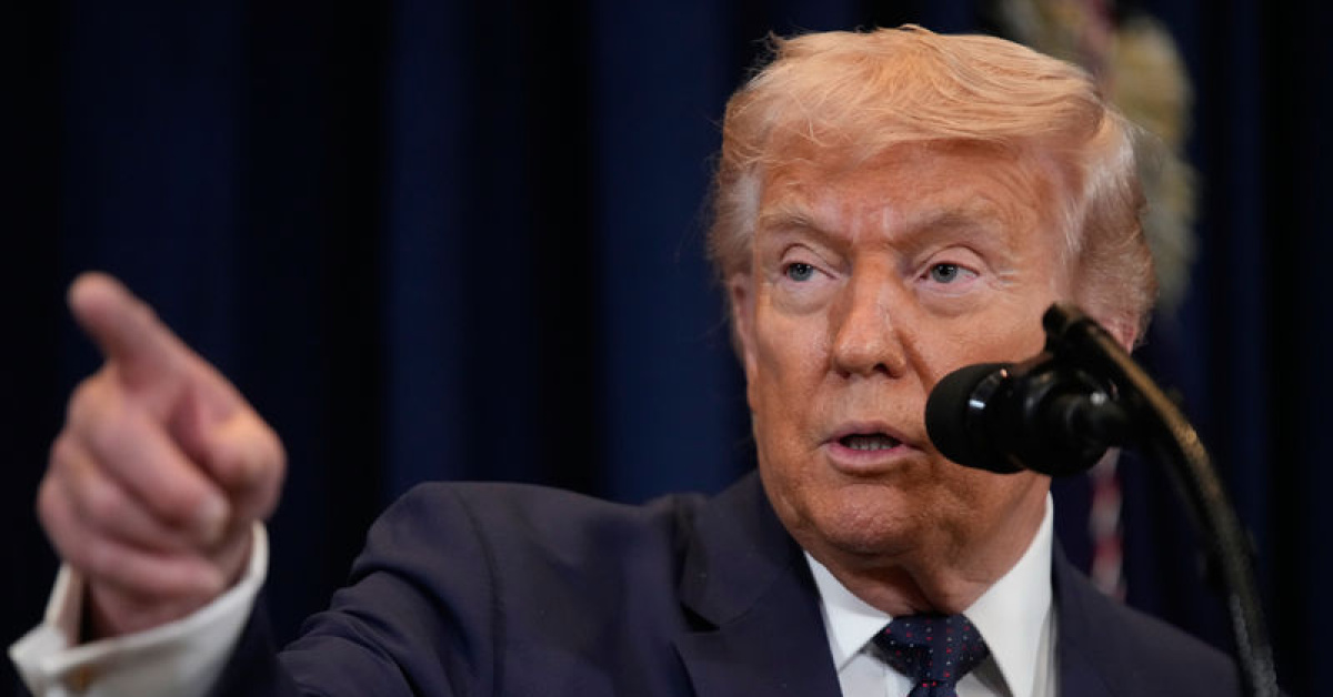 Schumer, Trump'u İran Saldırılarına Çelişkili Açıklamalarla...