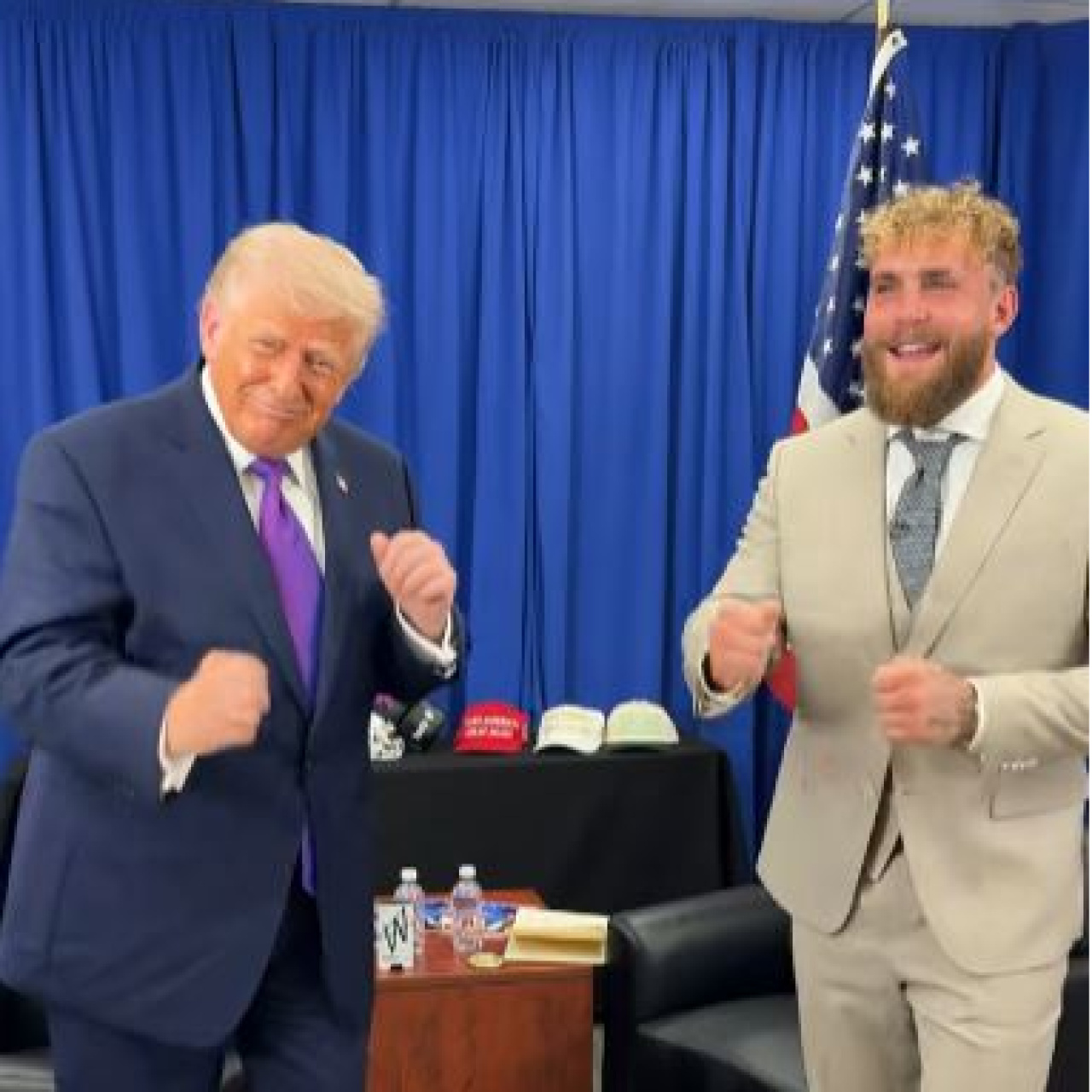 Trump boksör Paul ile dans etti