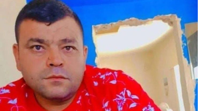 Eşini ve çocuğunu kurtarırken öldü