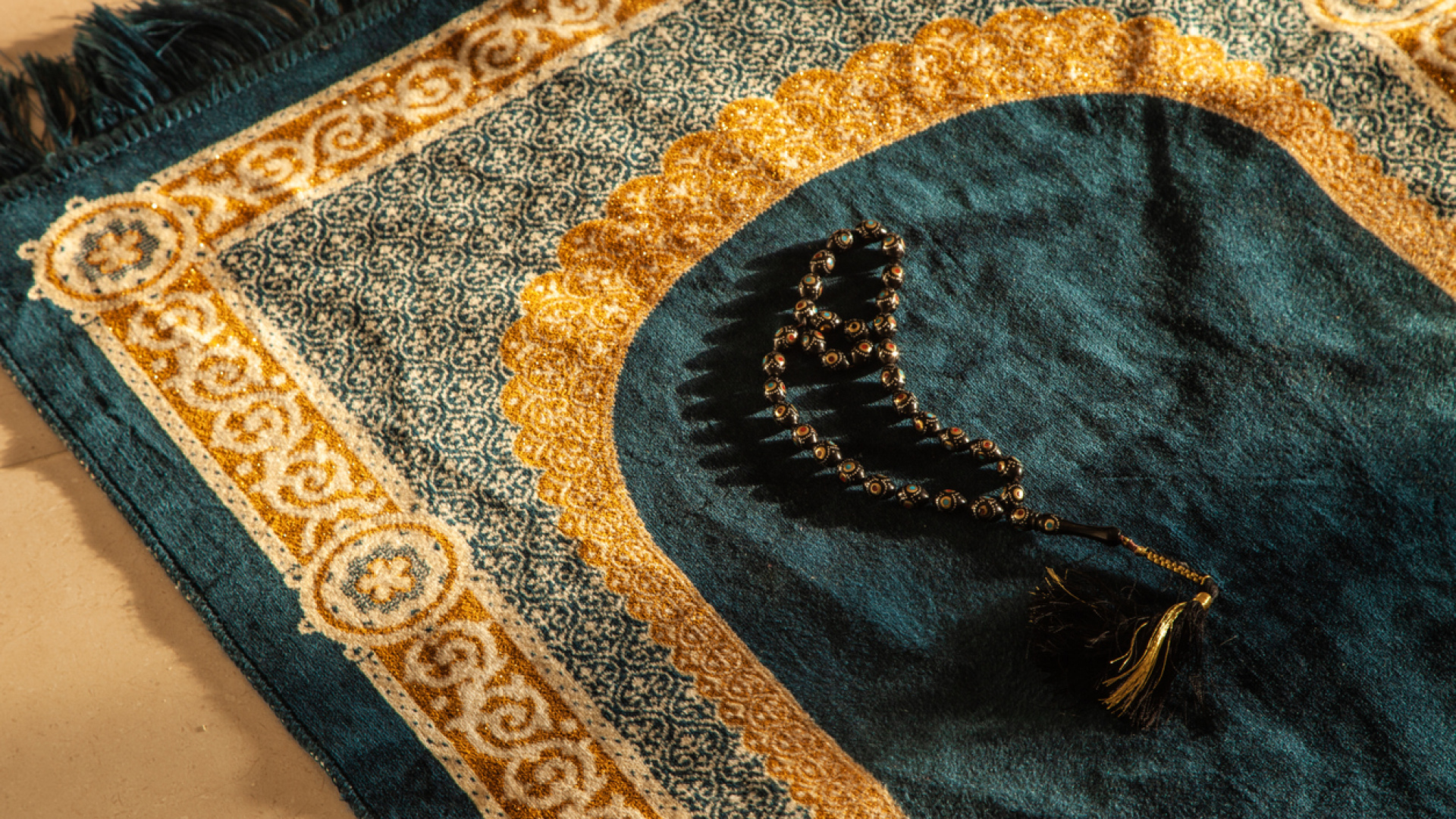 Tesbih namazı nasıl kılınır, kaç rekâttır? İşte tesbih namazının kılınışı