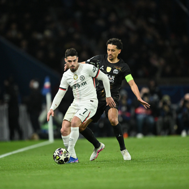 Pedro Neto önce itti sonra gönlünü aldı!