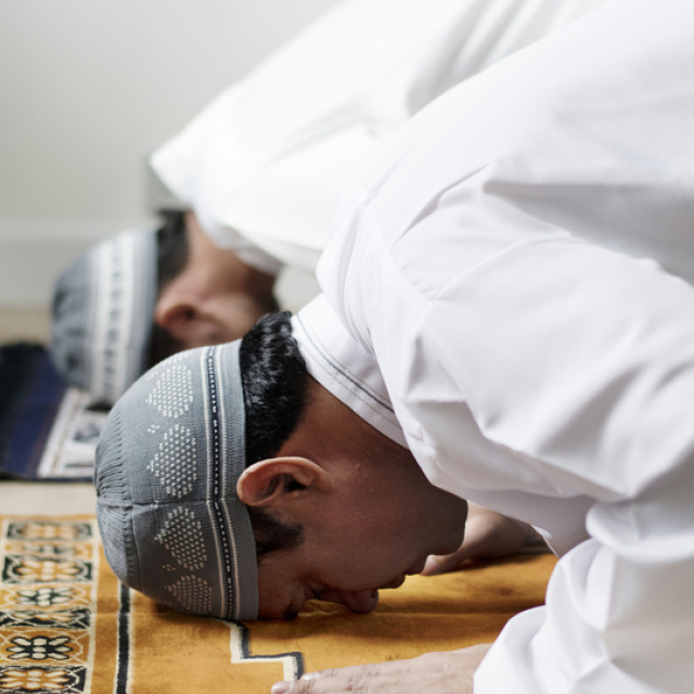 Bayram namazı farz mı, vacip mi?