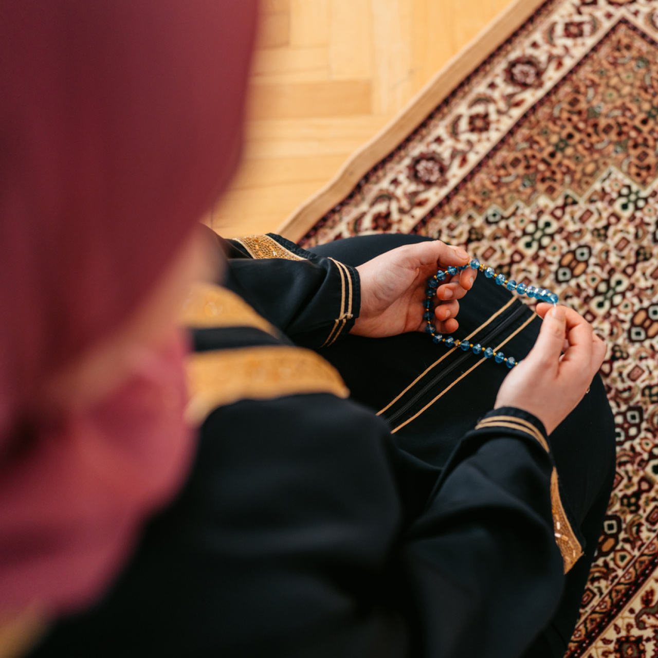 Adetliyken zikir çekilir mi?