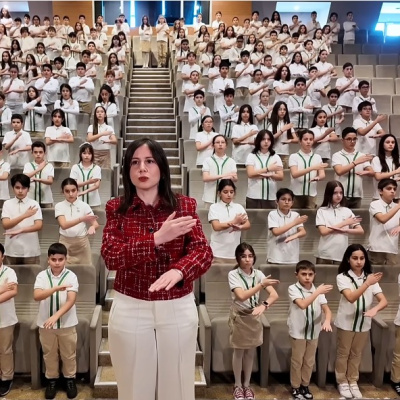 Doğa Koleji öğrencileri, İstiklal Marşı’nı işaret diliyle okudu