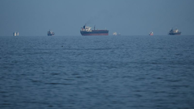 İran: Hürmüz kapalı kalmaya devam edecek