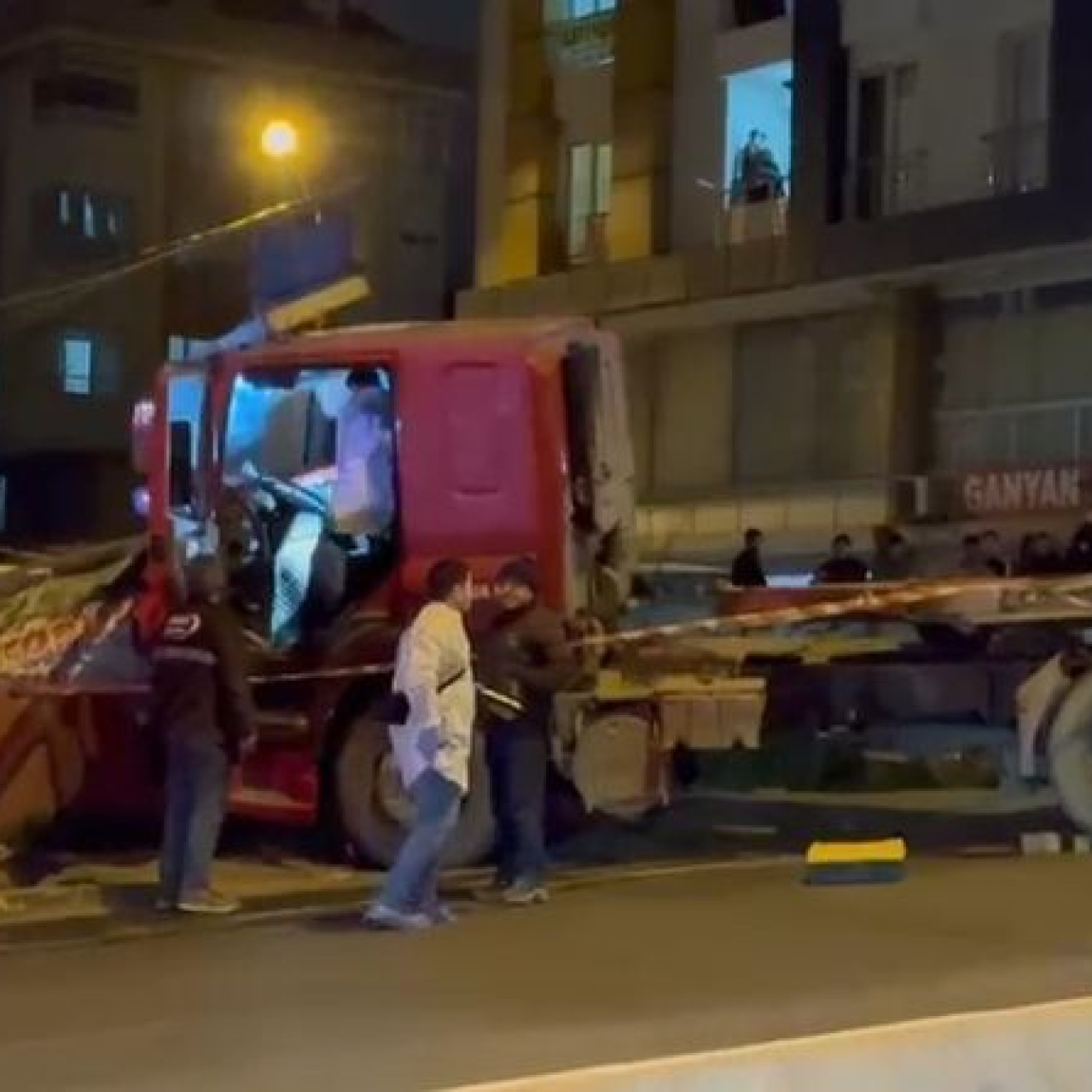 TIR'ın çarptığı yaya hayatını kaybetti