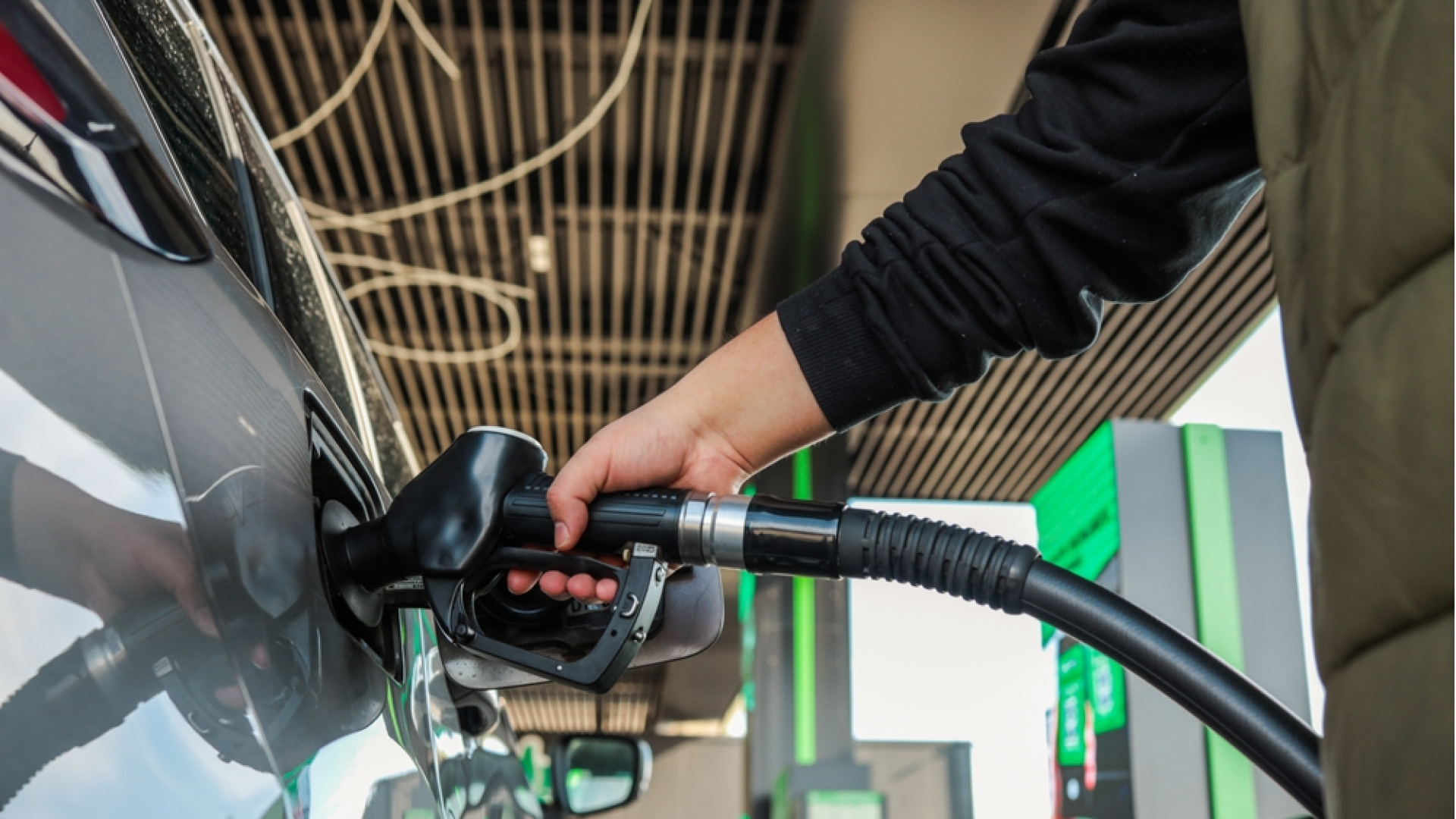 Akaryakıta Zam Geldi: Benzin ve Motorin Fiyatları Yükseldi