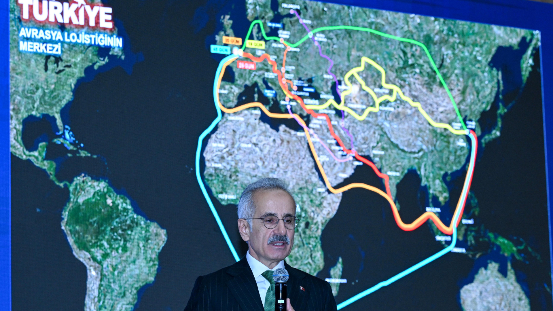 Uraloğlu: Hürmüz Boğazı'ndan Türk Sahipli İlk Gemi Geçti, Otoyol Satışı Yok