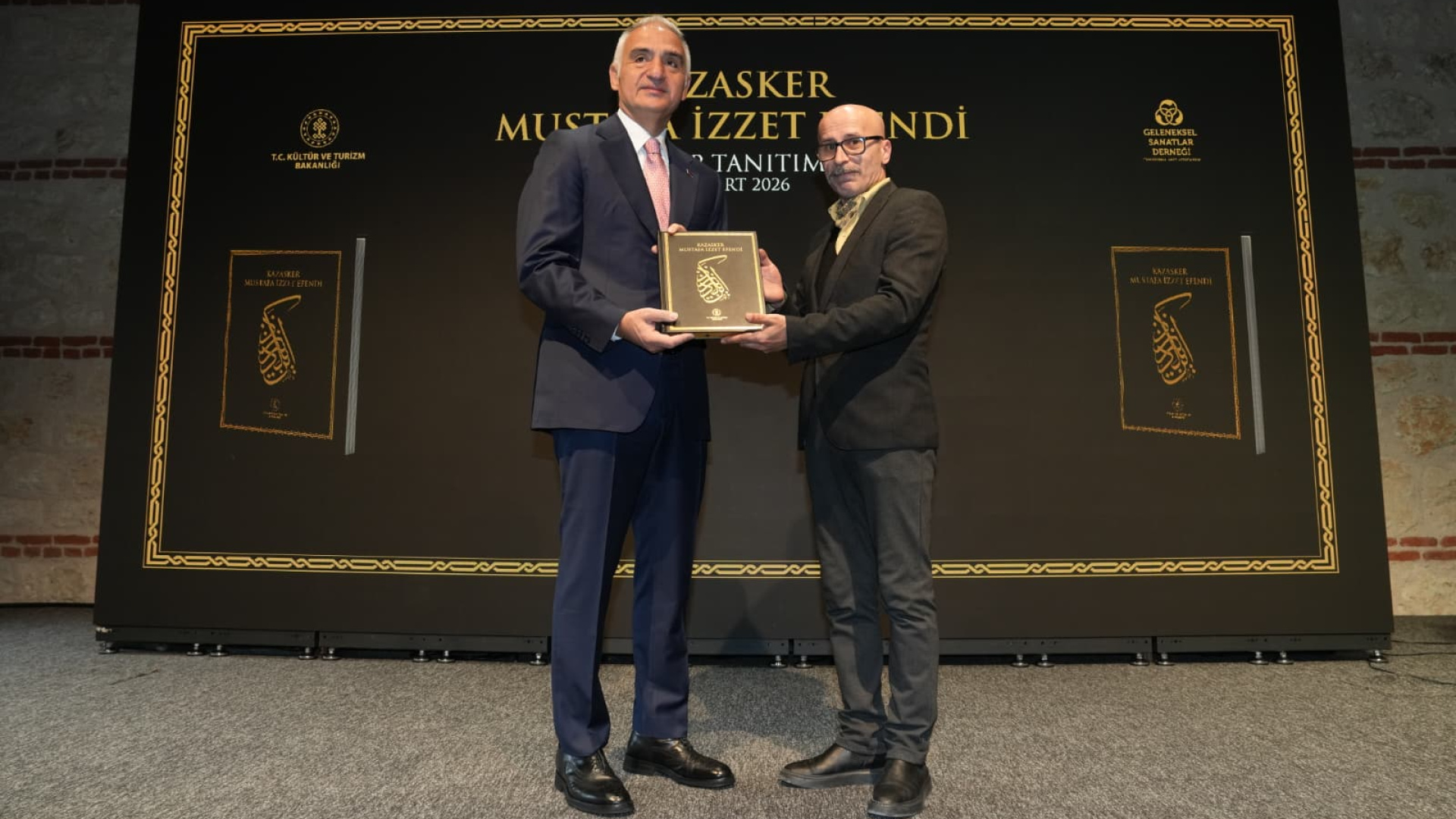 Kültür Bakanı Ersoy, Ayasofya Hattatı Kazasker Mustafa İzzet Efendi'ye Vefayı Anlattı